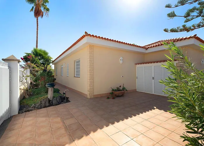 Tatil Evi Casa Carla Private, Pool, Air By Paramount Holidays Puerto de Santiago (Tenerife)