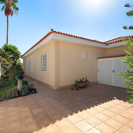 Дом отдыха Casa Carla Private, Pool, Air By Paramount Holidays Пуэрто-де-Сантьяго