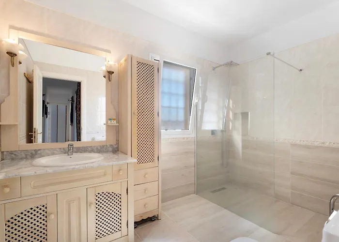 Casa Carla Private, Pool, Air By Paramount Holidays Дом отдыха *