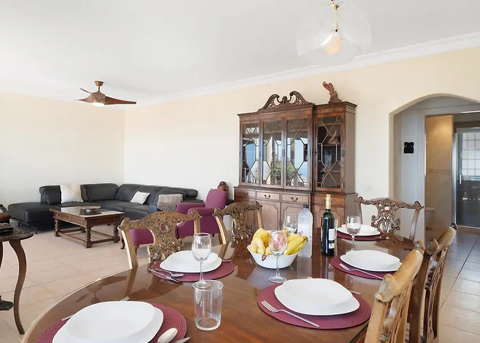 Дом отдыха Casa Carla Private, Pool, Air By Paramount Holidays Пуэрто-де-Сантьяго